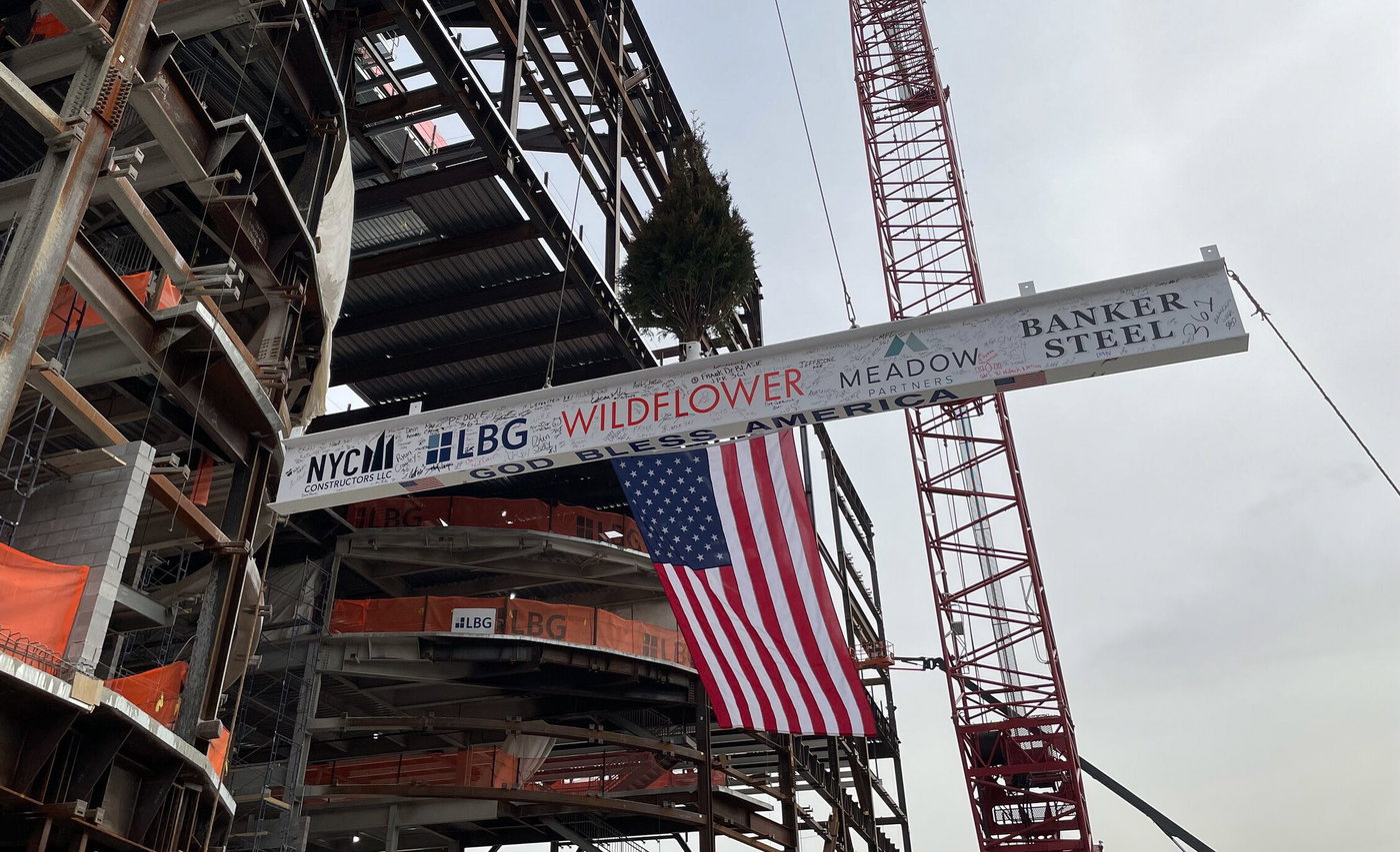 TOPPING OFF AT WILDFLOWER STUDIOS IN QUEENS, NEW YORK | Bjarke Ingels Group