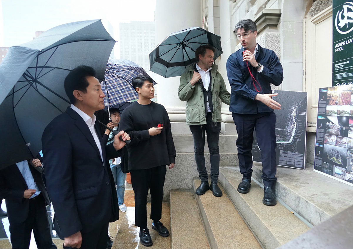 MAYOR OF SEOUL JOINS BIG NYC FOR A TOUR OF THE EAST SIDE COASTAL RESILIENCY PROJECT | Bjarke Ingels Group