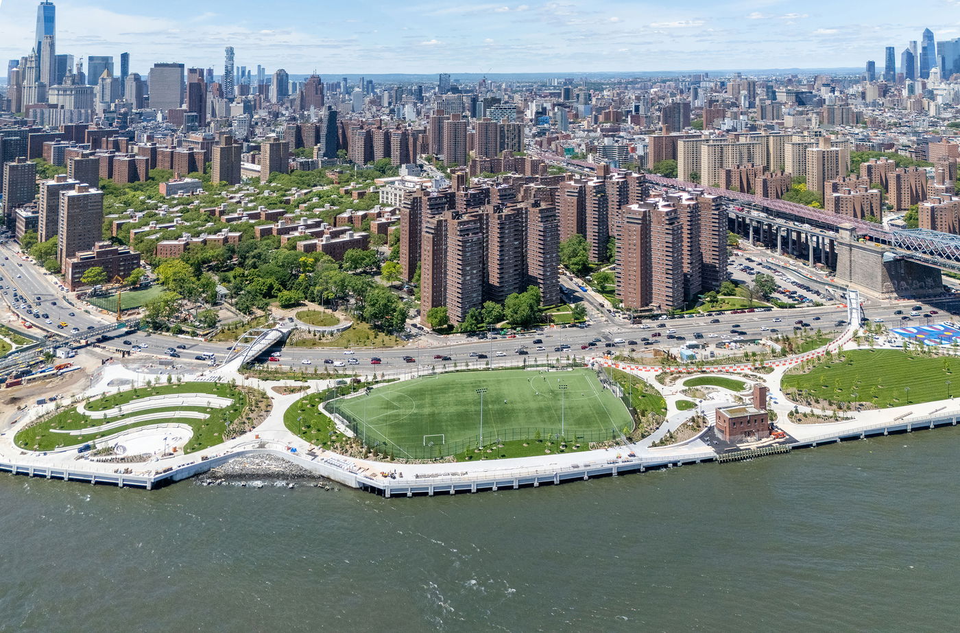 THE GUARDIAN TOURS NEW SECTION OF EAST RIVER PARK | Bjarke Ingels Group