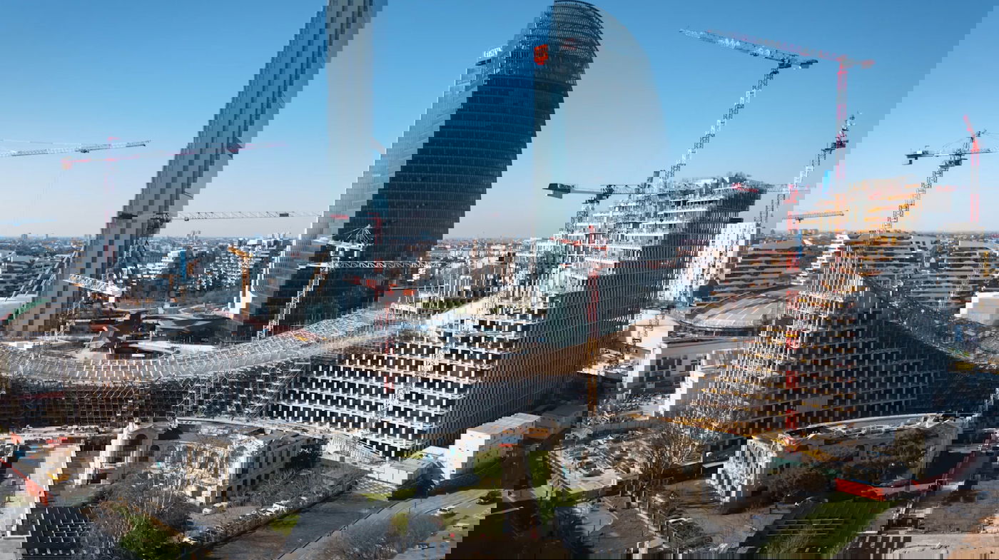 CITYWAVE’S 140 M SOLAR CANOPY TOPS OUT IN MILAN | Bjarke Ingels Group