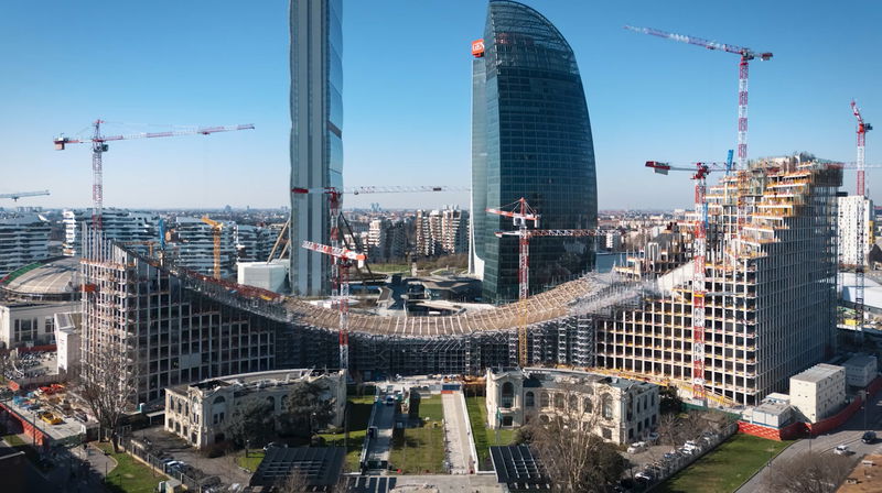 CITYWAVE’S 140 M SOLAR CANOPY TOPS OUT IN MILAN | Bjarke Ingels Group